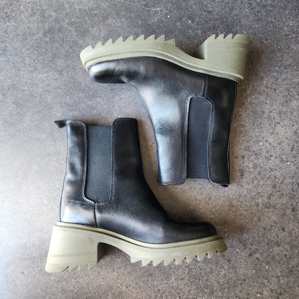 Black Leather Chelsea Ankle Boots with Chunky Platform Sole